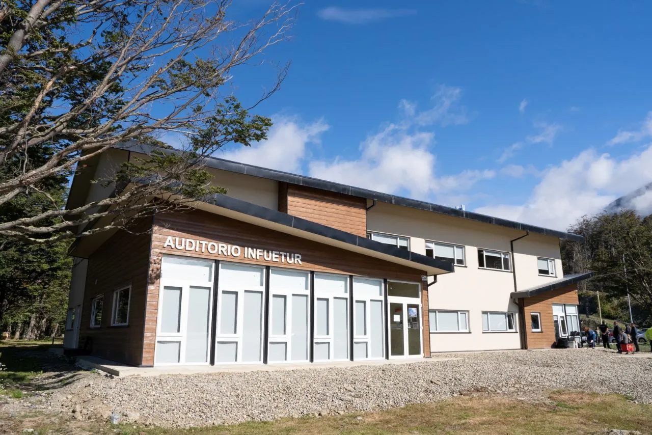 multimedia.normal.95c4da6f681cdd94.SU5GVUVUVVIgVXNodWFpYV9ub3JtYWwud2VicA==