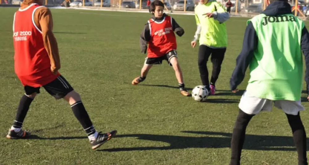 multimedia.grande.9ac49d3cd209f01f.5072756562617320526976657220506c6174655f6772616e64652e77656270